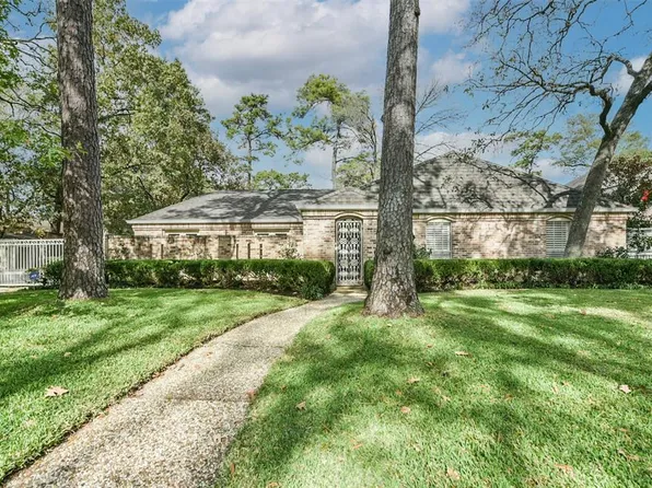 10310 Candlewood Dr, Houston, TX 77042