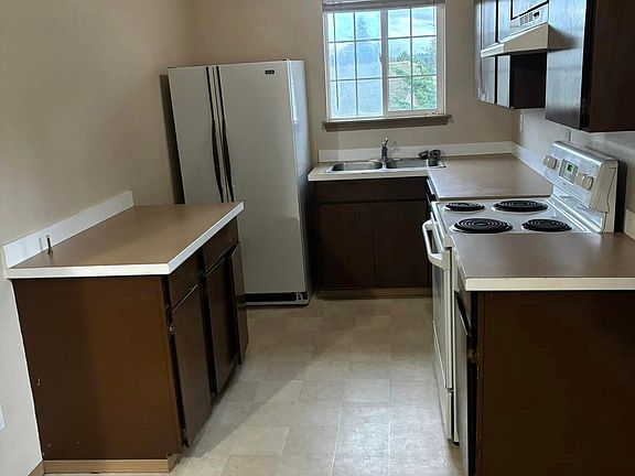 2nd image of 8407 192nd St E