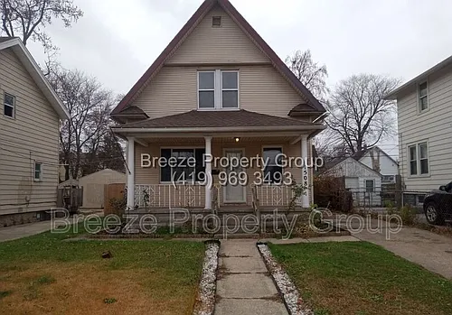 1508 Albert St Photo 1