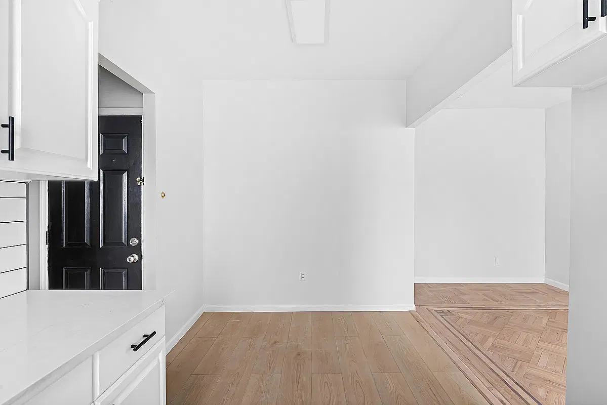 2137 East 1st Street — Photo 4