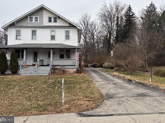 2nd image of 2551 Hillcrest Ave
