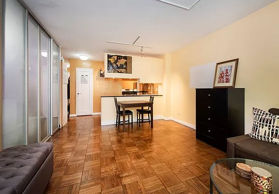 4th image of 435 E 77th St APT 1A