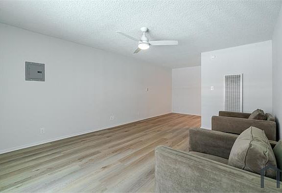 3rd image of 12520 Pacific Ave APT 6