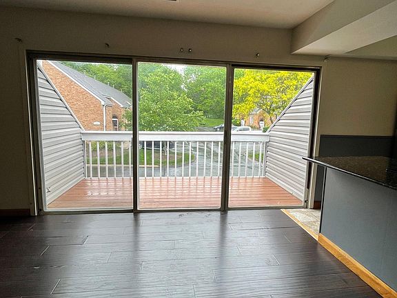 4th image of 105 E Ticonderoga Dr APT D