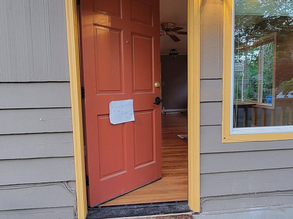 entrance from front yard