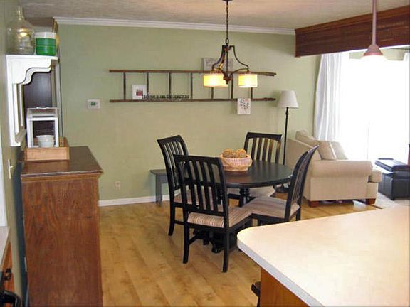 5th image of 4393 Chateau West Dr