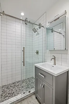 Bathroom, photo 1