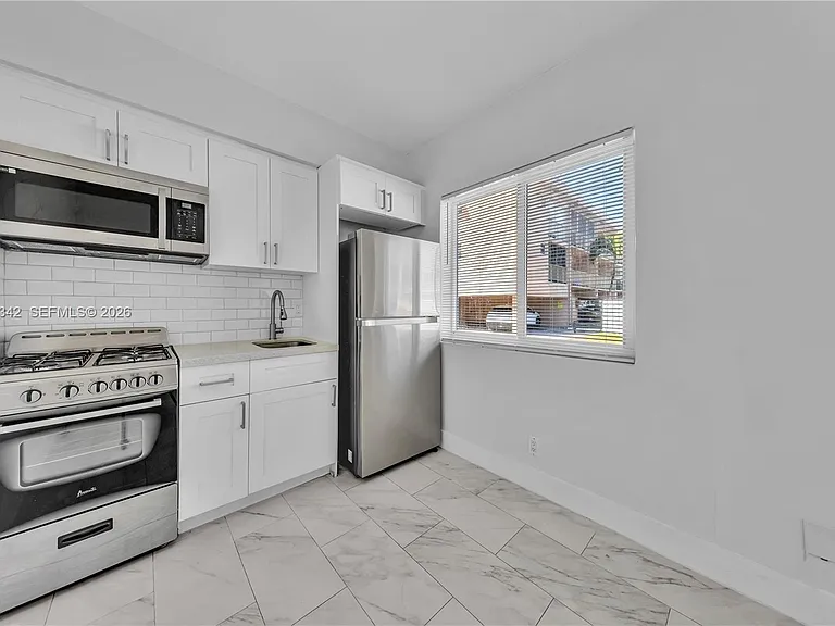 1839 Funston St #4 — Photo 8