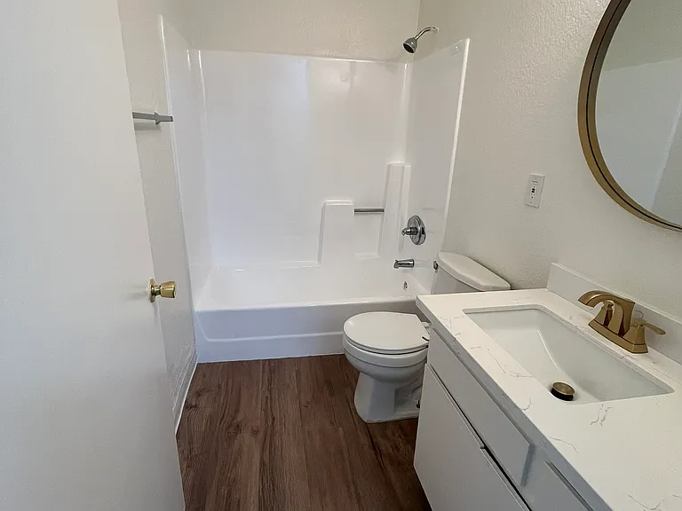 1320 W 225th St #3 — Photo 24