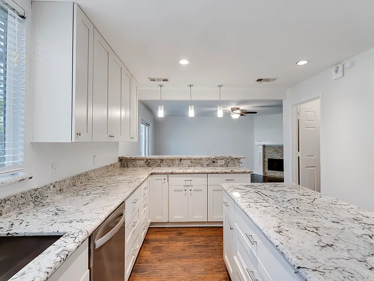 16215 Hollow Rock Dr — Photo 16