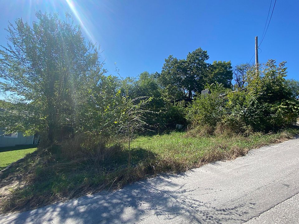 2nd image of 127 Lotus Avenue