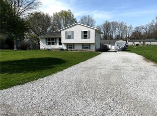 4195 Watkins Rd, Barberton, OH 44203