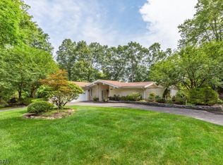 285 Terrace Rd, Franklin Lakes, NJ 07417
