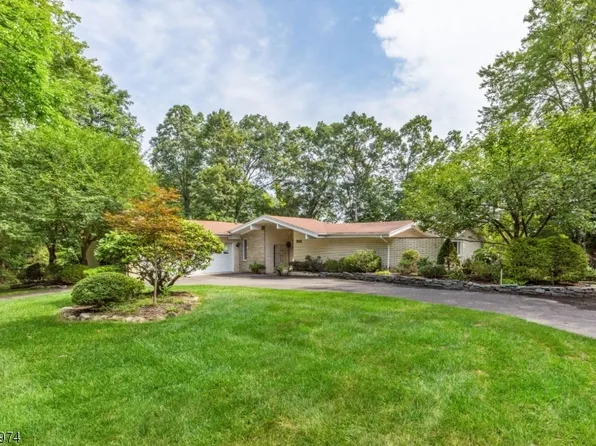 285 Terrace Rd, Franklin Lakes Boro, NJ 07417