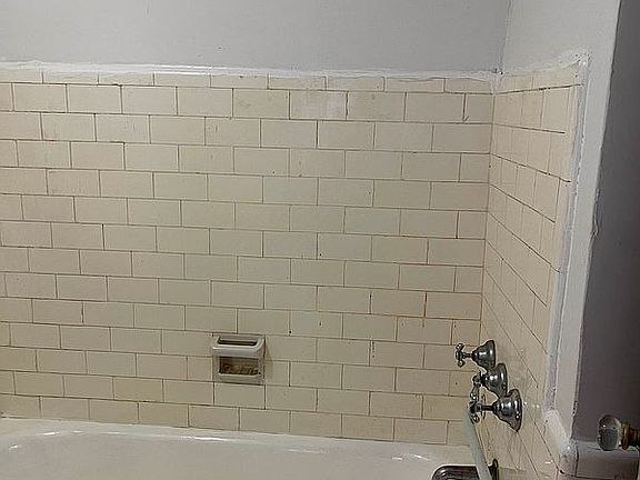 5th image of 304 E 41st St APT 1403A