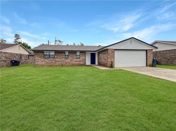 405 N 14th Pl, Rogers, AR 72756
