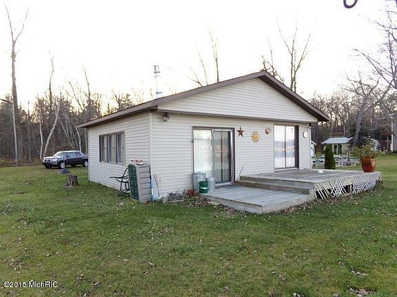 2nd image of 1890 E John St