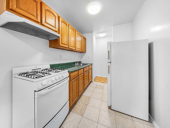 4th image of 4750 59th St APT 4A