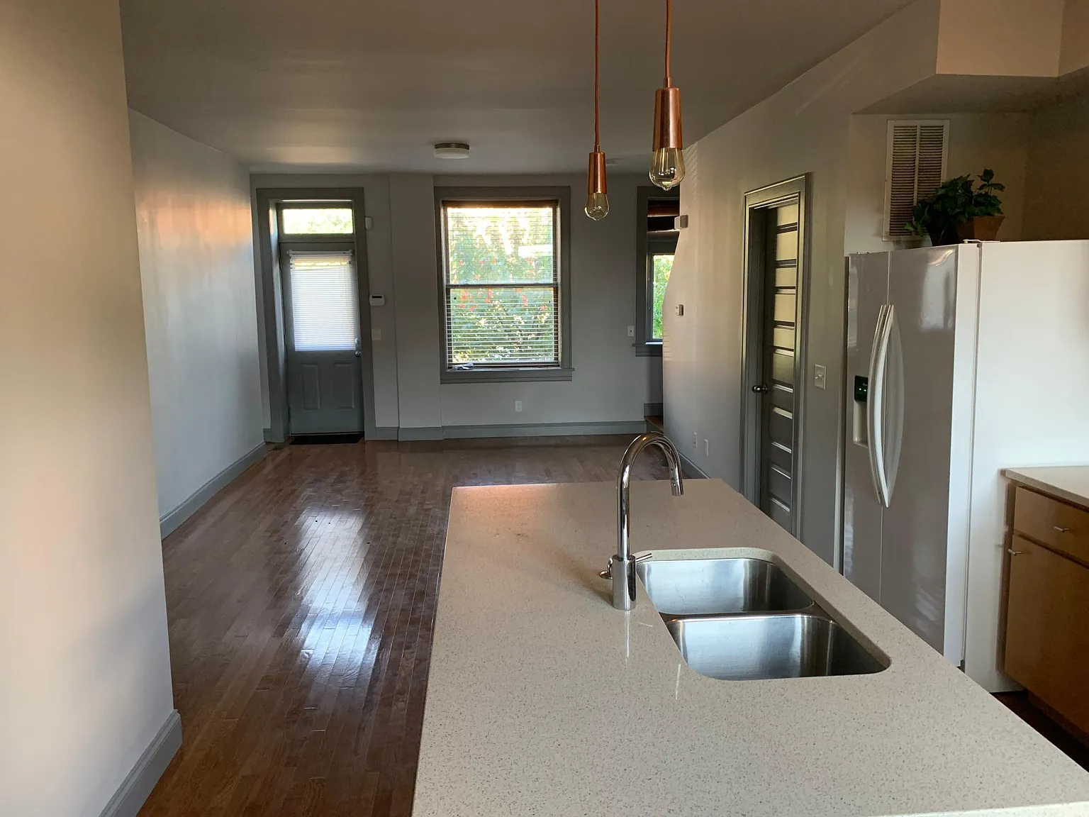 2 bed, 2.5 bath, 1184 sqft, $2,150 — Photo 4