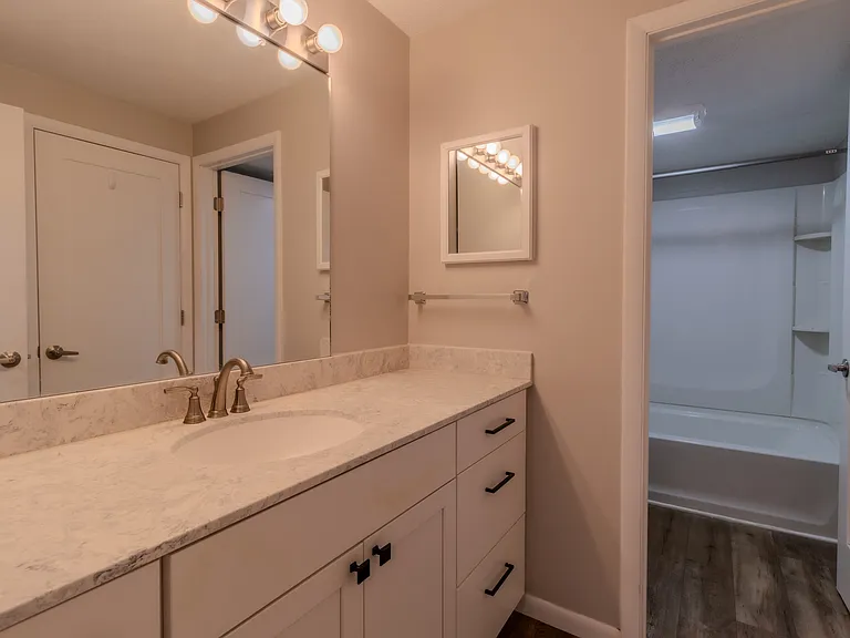 The Tides 1510 Veterans Dr — Photo 95