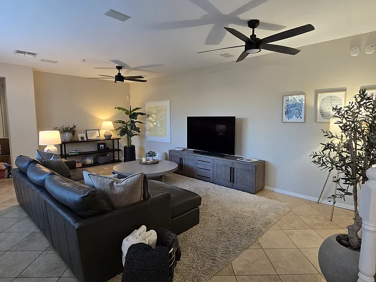 3922 E Cat Balue Dr — Photo 4