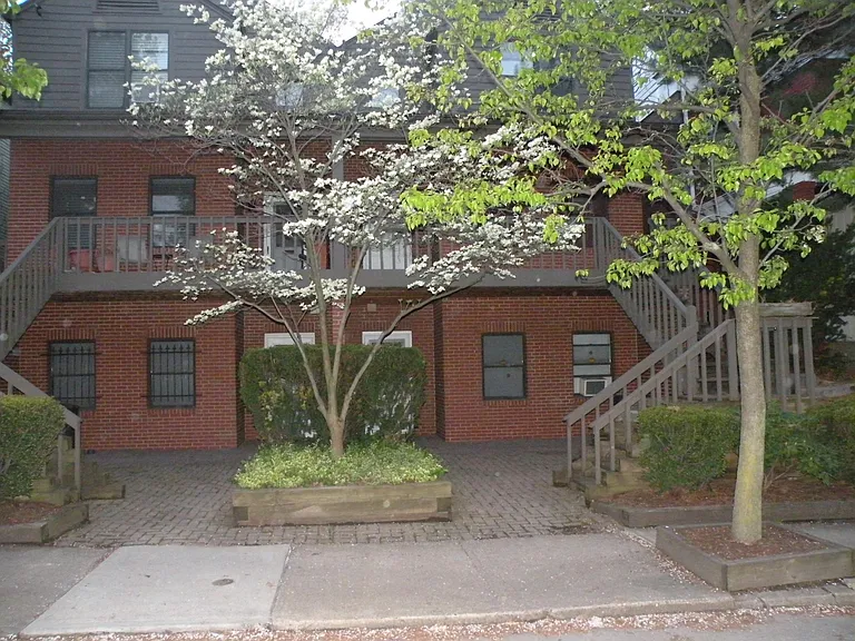 705 Bellefonte St — Photo 3