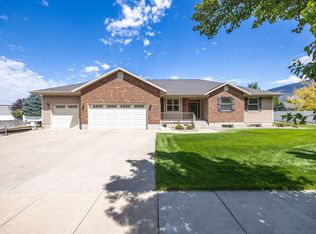 413 Sheridan Ridge Ln, Nibley, UT 84321