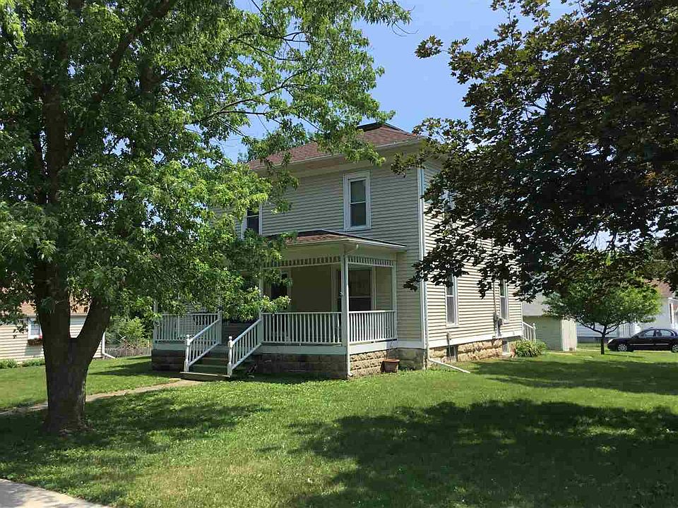 1st image of 416 1st St