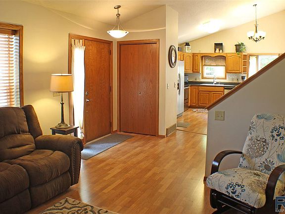 3rd image of 4913 S Quail Run Ave