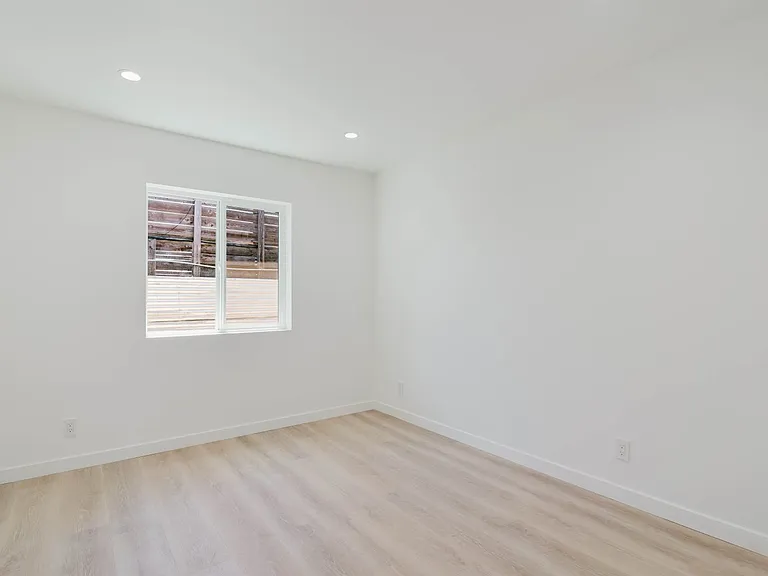 13138 Corcoran St — Photo 12