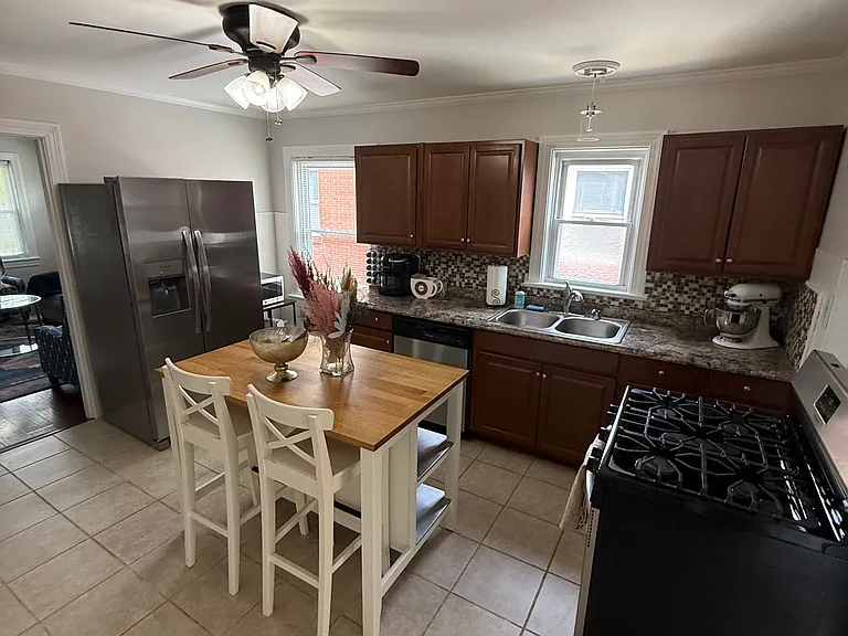 2435 Emil Ave — Photo 10