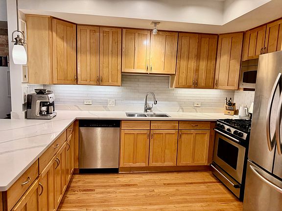 5th image of 4635 N Malden St #Gn