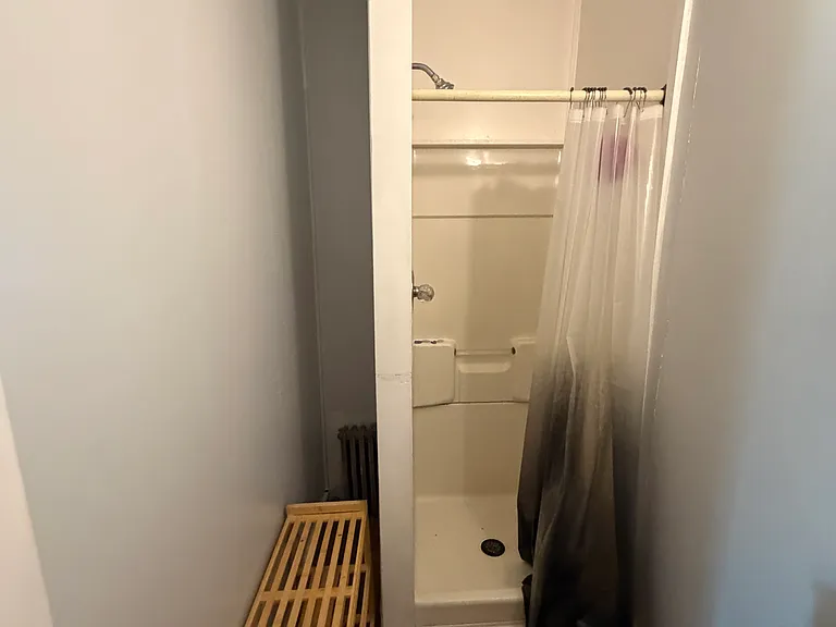 184 Essex St #4 — Photo 8