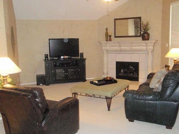 5th image of 3617 Edwards Dr