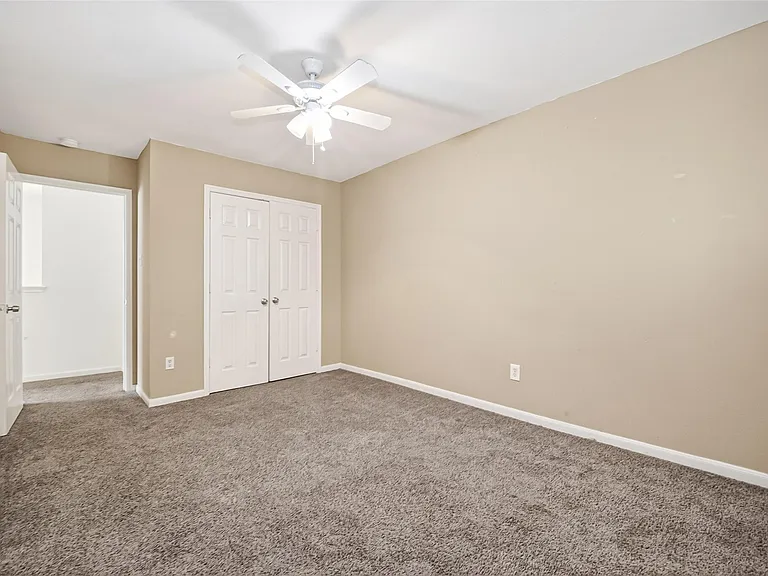 15515 Waldron Cir #B — Photo 33