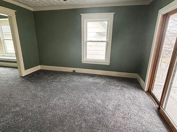 2nd image of 327 Laburnam Cres