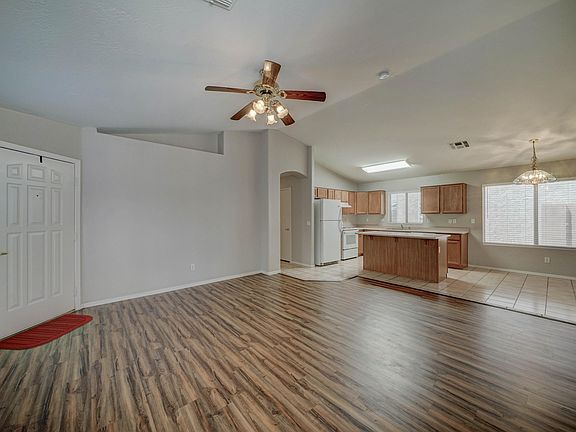 3rd image of 4410 E Windsong Dr