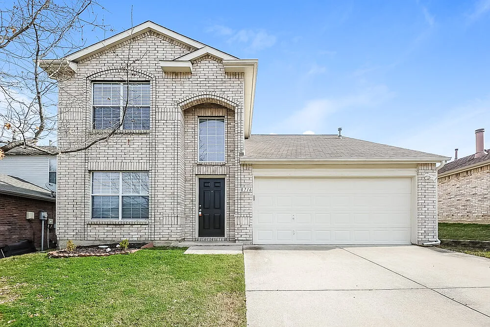 3 bed, 2.5 bath, 1513 sqft, $1,975 — Photo 1