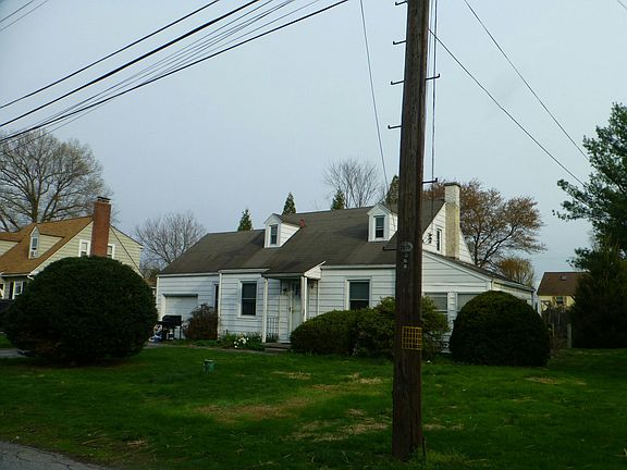 2nd image of 35 Washington Ln