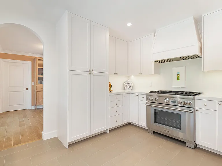 1465 N Lake Way — Photo 8