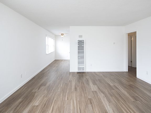 3rd image of 3052 Ivy St