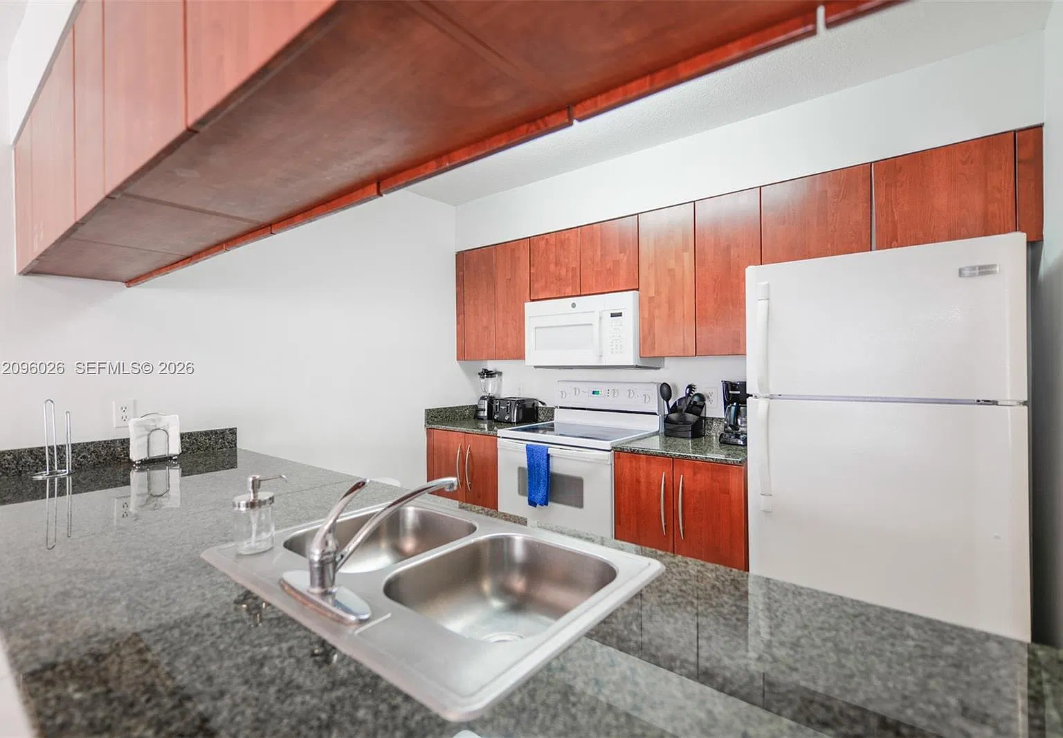The Club At Brickell Bay — Photo 4
