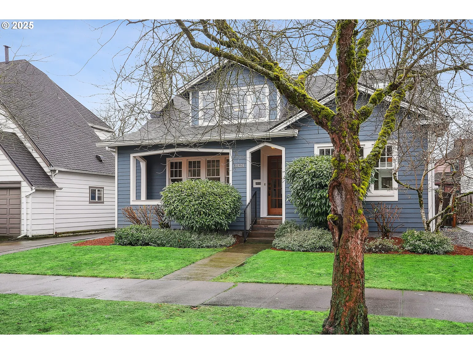 3424 NE Bryce St photo 1