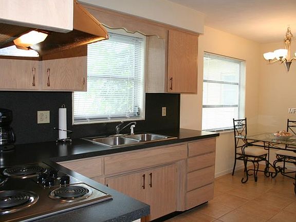 4th image of 114 Palm Breeze Dr