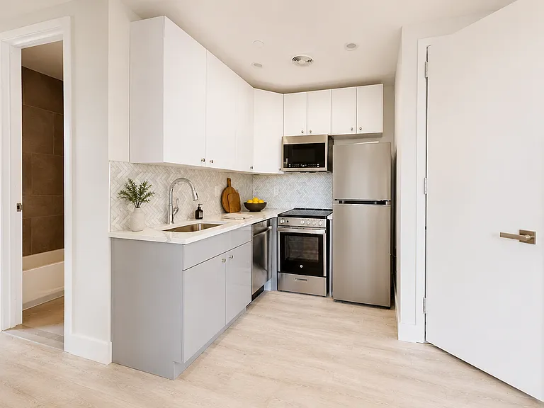 948 Bergen St #6A — Photo 4