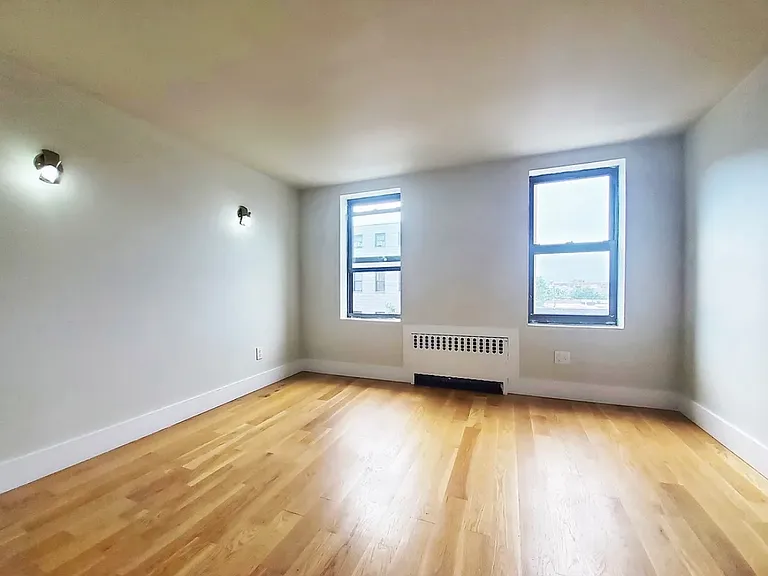338 Melrose St #3L — Photo 10