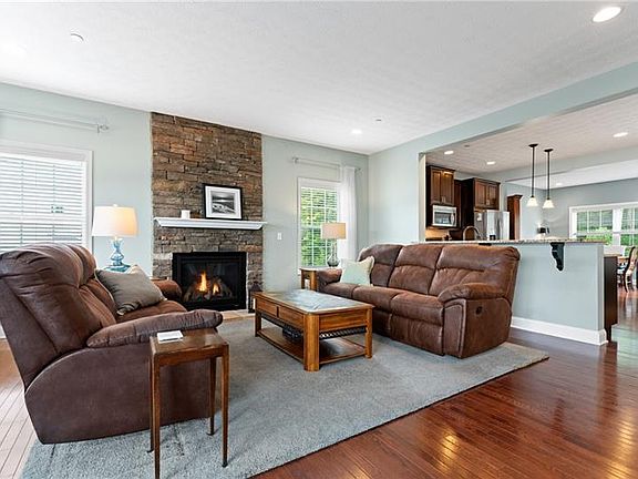 4th image of 241 Bentbrook Cir #A