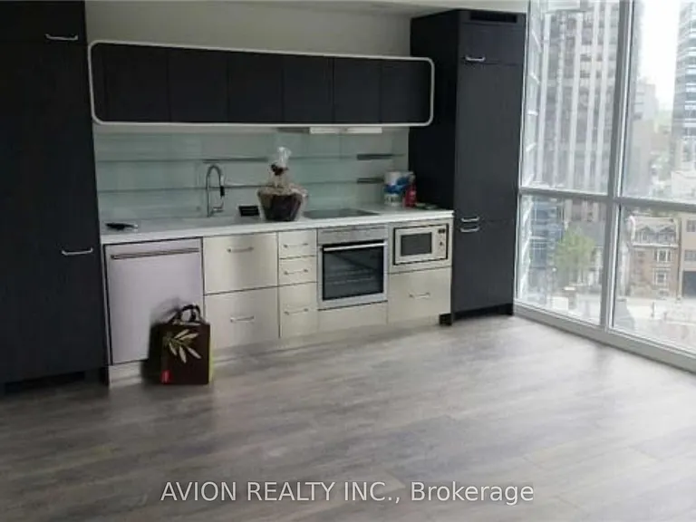 45 Charles St E #1010 — Photo 2