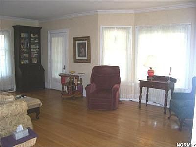 3rd image of 14612 Clifton Blvd