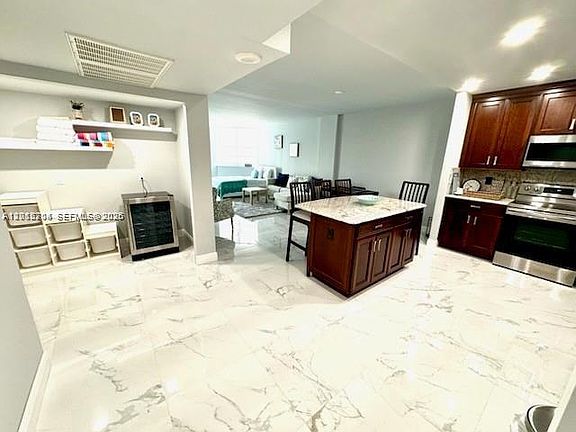 4th image of 19370 Collins Ave APT 826